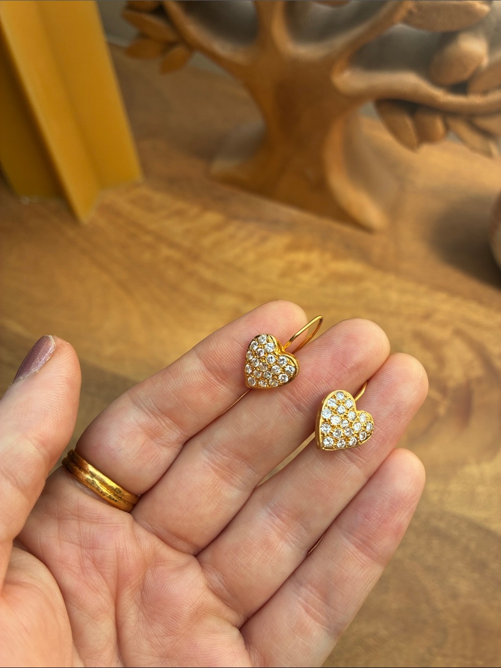 14k gold diamond heard pave earrings - Picture 2 of 4